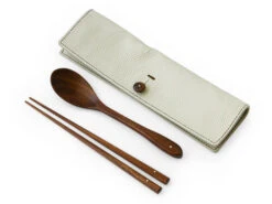 Besteck Set Mit Essstäbchen, Löffel Und Leder-Tasche 15 Besteck Set Mit Essstäbchen, Löffel Und Leder-Tasche -Küchenutensilien Laden besteck set mit essstaebchen loeffel und leder tasche 1