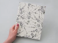 Japanbuch Tokyo Memo, Chiyogami Blütenäste Elfenbein, 17 X 22 Cm 5 Japanbuch Tokyo Memo, Chiyogami Blütenäste Elfenbein, 17 X 22 Cm – Bild 3