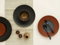 Tiefer Teller Homura, Rot, 3 Größen 14 Tiefer Teller Homura, Rot, 3 Größen – Bild 12